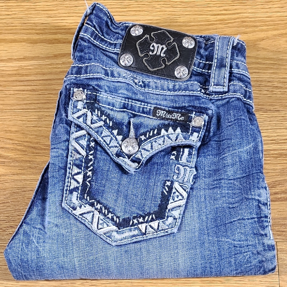 MISS ME VINTAGE MID-RISE CAPRI 28x19 GIRLS WOMENS FADED PRE-OWNED  JEAN SHORTS